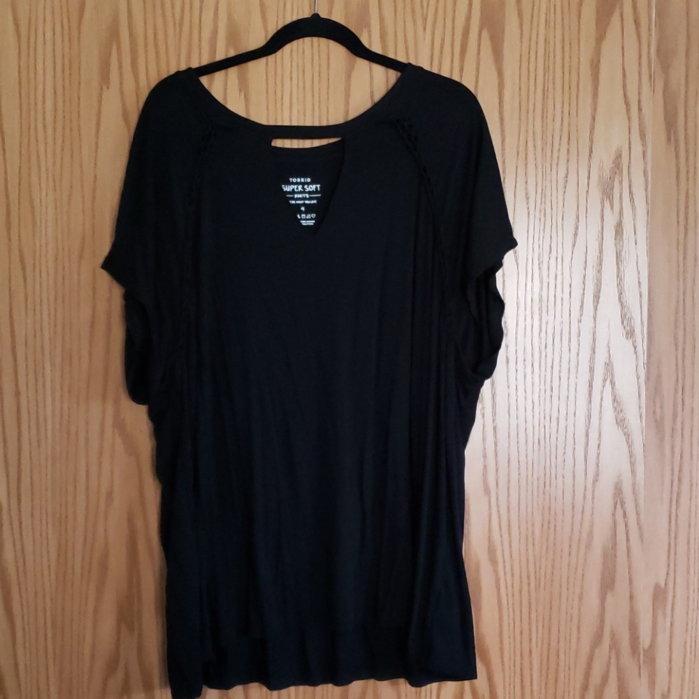 Torrid short sleeve black shirt